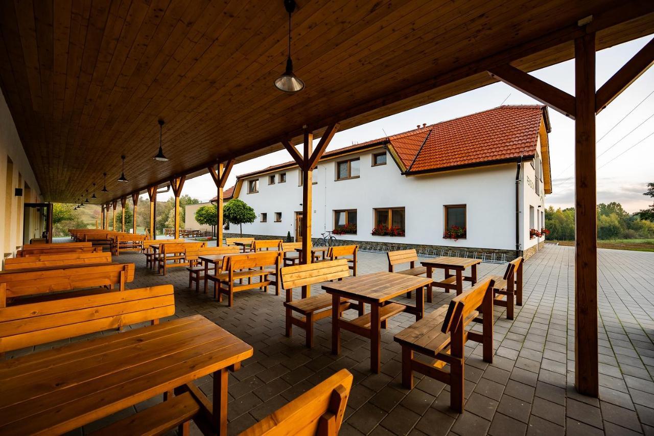Отель Na Zelenem Statku Rasovice  Экстерьер фото