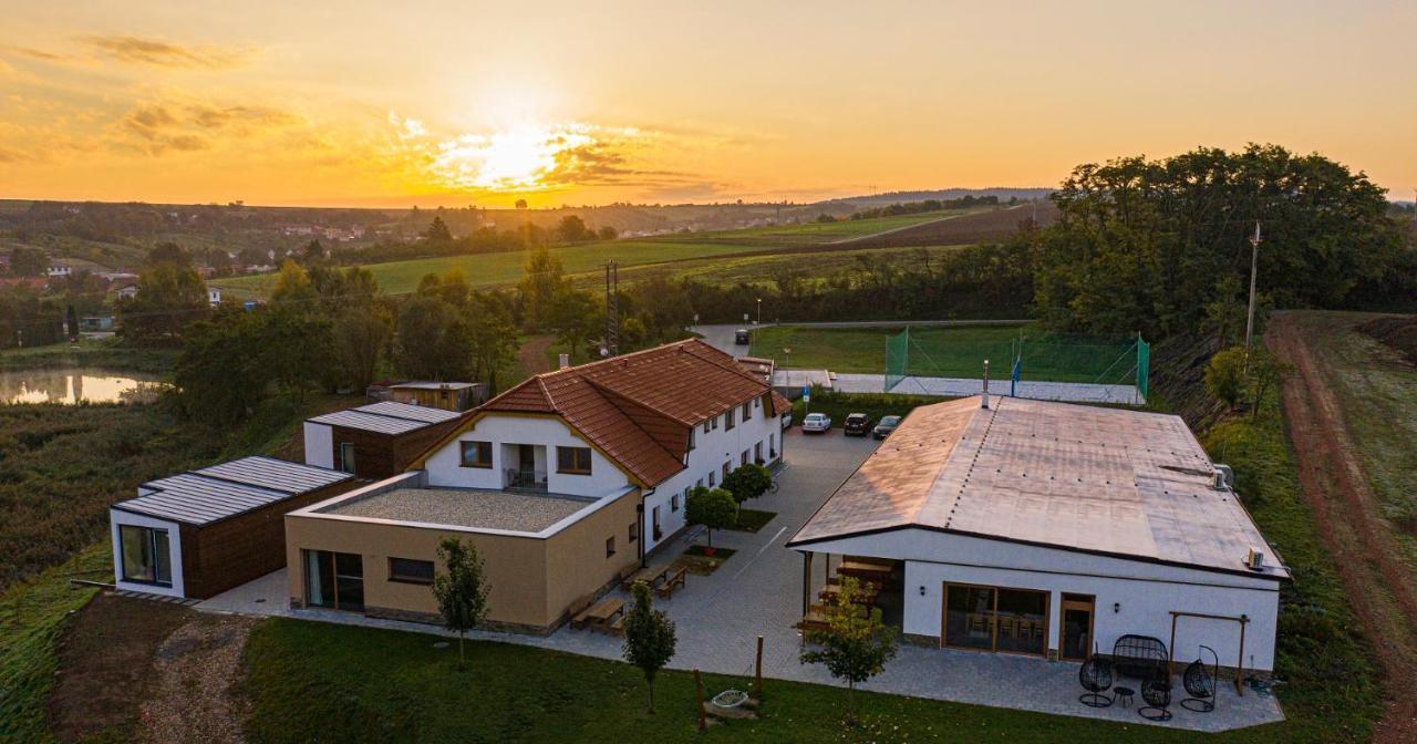 Отель Na Zelenem Statku Rasovice  Экстерьер фото