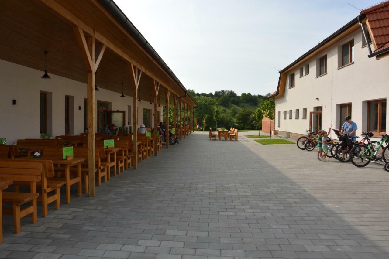 Отель Na Zelenem Statku Rasovice  Экстерьер фото